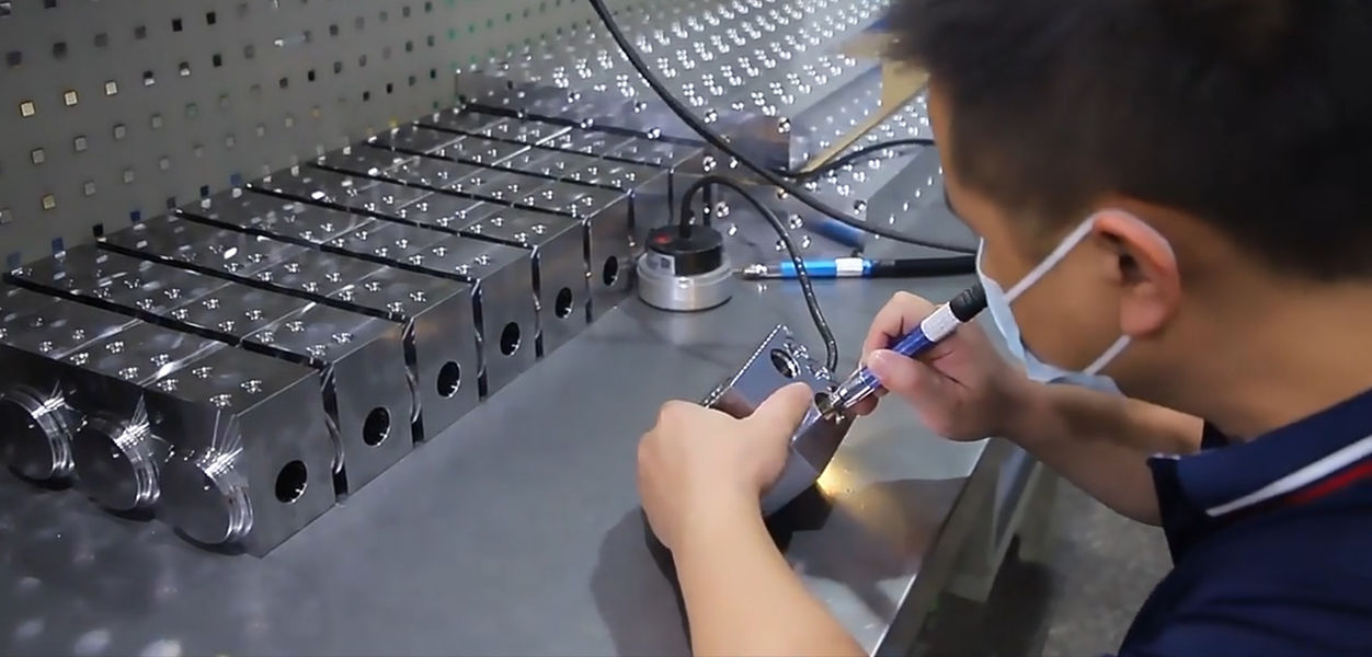 Dongguan Zhongwei Metal Products Co., Ltd สายการผลิตของผู้ผลิต