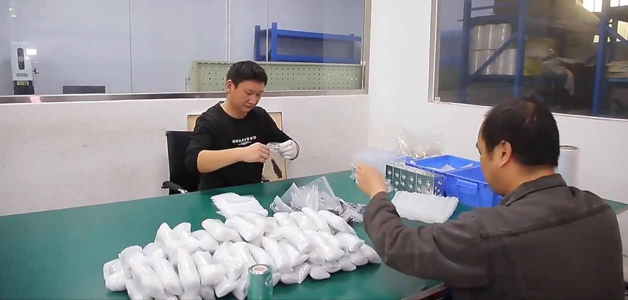 Dongguan Zhongwei Metal Products Co., Ltd สายการผลิตของผู้ผลิต